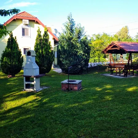 Holiday home Csaladbarat A Badacsony Hegy Labanal Bl15