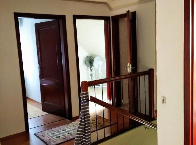 Csaladbarat A Badacsony Hegy Labanal Bl15 باداتشونيتوماي