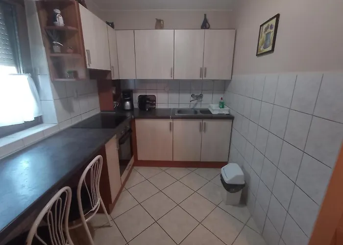 Csaladbarat A Badacsony Hegy Labanal Bl15 بيت للعطل باداتشونيتوماي