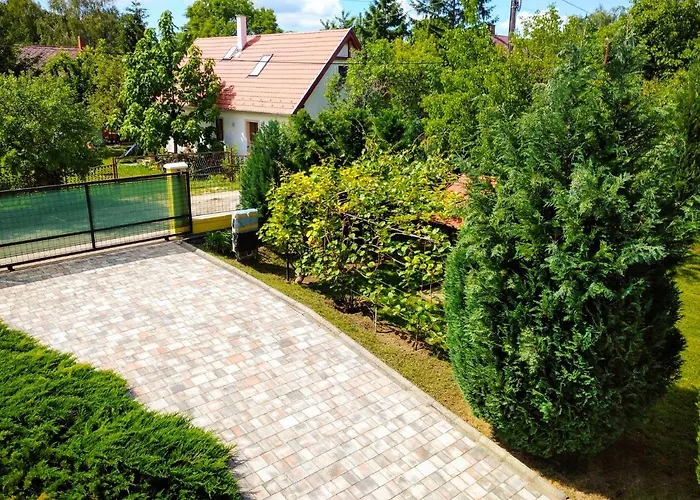 Csaladbarat A Badacsony Hegy Labanal Bl15 بيت للعطل