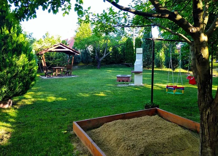 Csaladbarat A Badacsony Hegy Labanal Bl15 باداتشونيتوماي